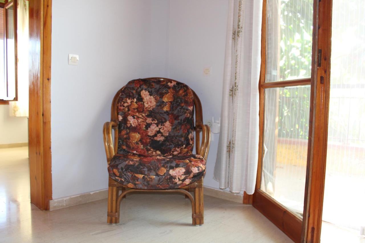 Komninos' Traditional House Artemida  Buitenkant foto